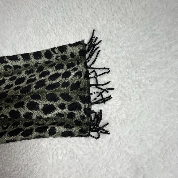 Carol Anderson Womens Leopard Print Bot Neck Fringe Hem Top Medium Green/Black - Picture 8 of 9